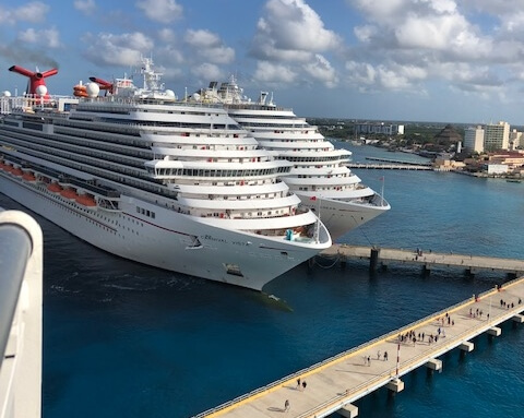 cozumel ships in port