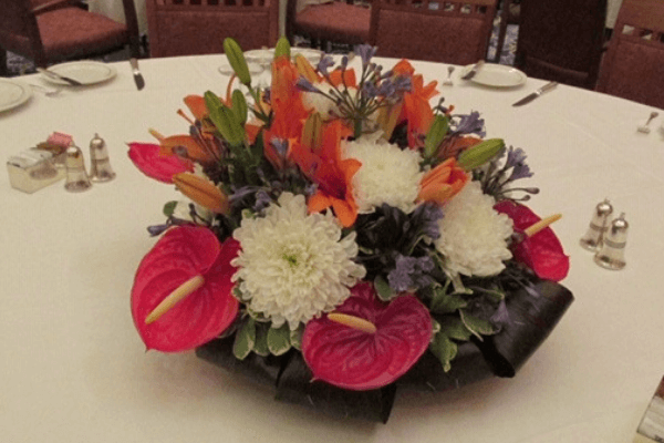 Qm2 table centerpiece