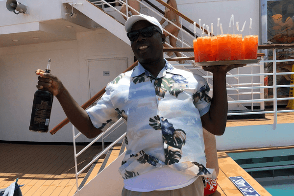 cruise tip wages