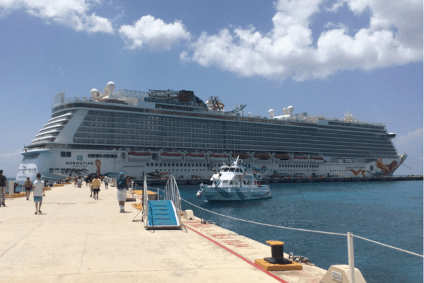 norwegian cruise cruise ship in port