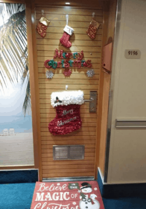 Cruise cabin door Christmas decoration