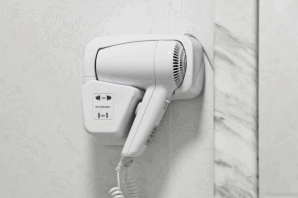 do cruise ship rooms have hair dryers