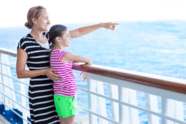 family cruise mother and daughter