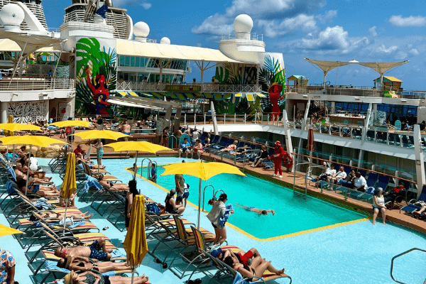 Oasis of the Seas Pool Deck