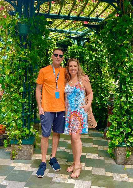 Daytime outfits man and woman in Central Park on Oasis of the Seas Royal cruise