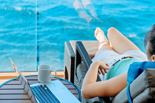 cruise passenger with laptop