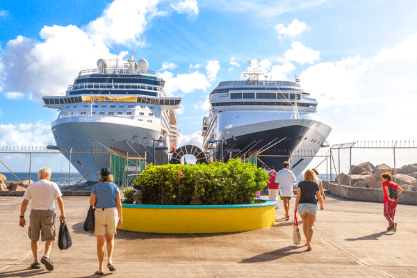 guy on cruise ship alone