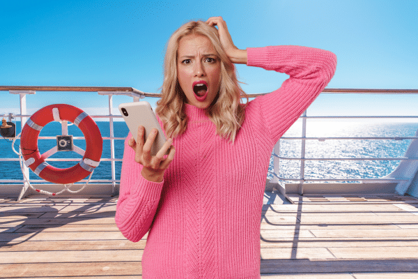 Cell-Phone-etiquette-on-cruise