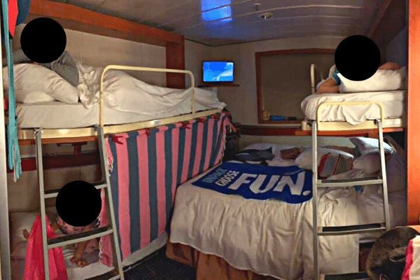 Carnival cruise cabin for 5 with pullman-beds