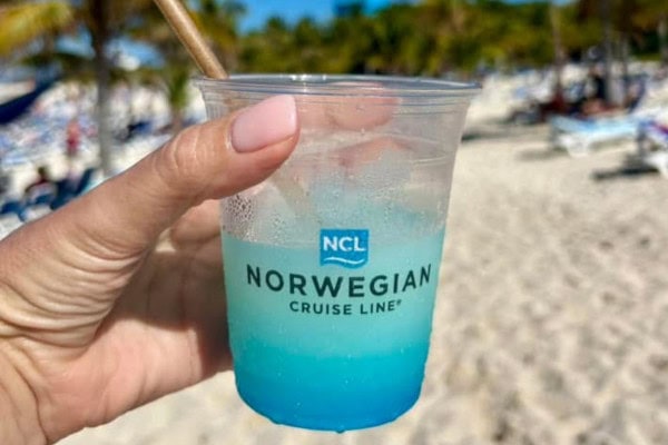 Blue Hawaiian cruise drink